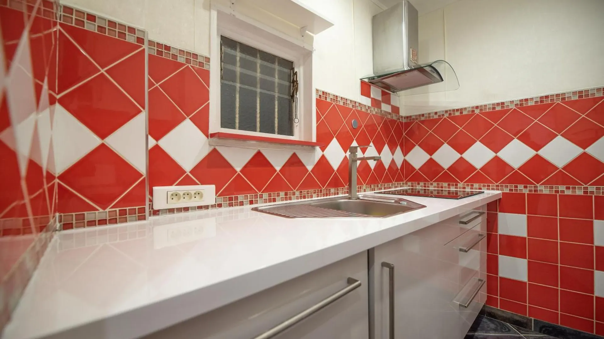Apartment Cia - Rue Du Colisee, Near Champs Elysees Paris France